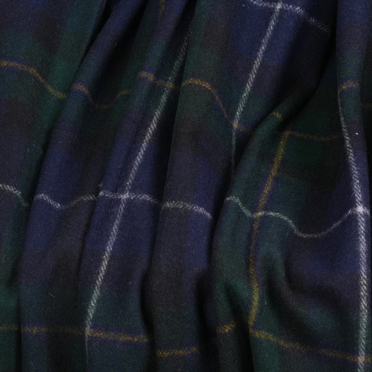 Scottish Tartan Wool-Blend Blanket Throw – Highland Comfort - MACNEIL OF BARRA