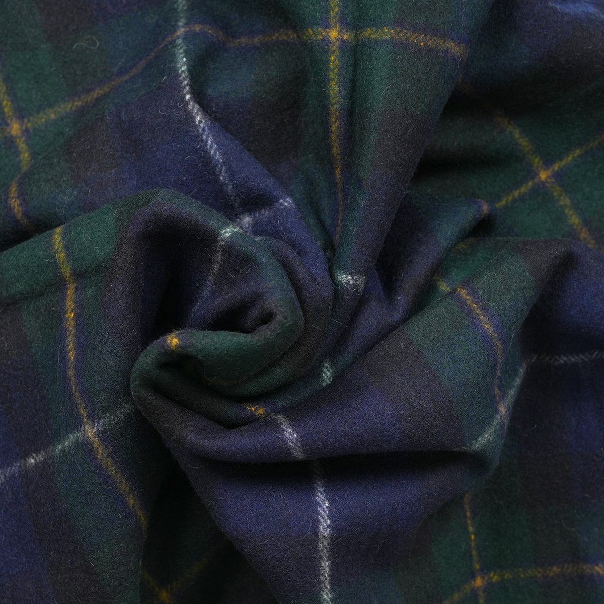 Scottish Tartan Wool-Blend Blanket Throw – Highland Comfort - MACNEIL OF BARRA