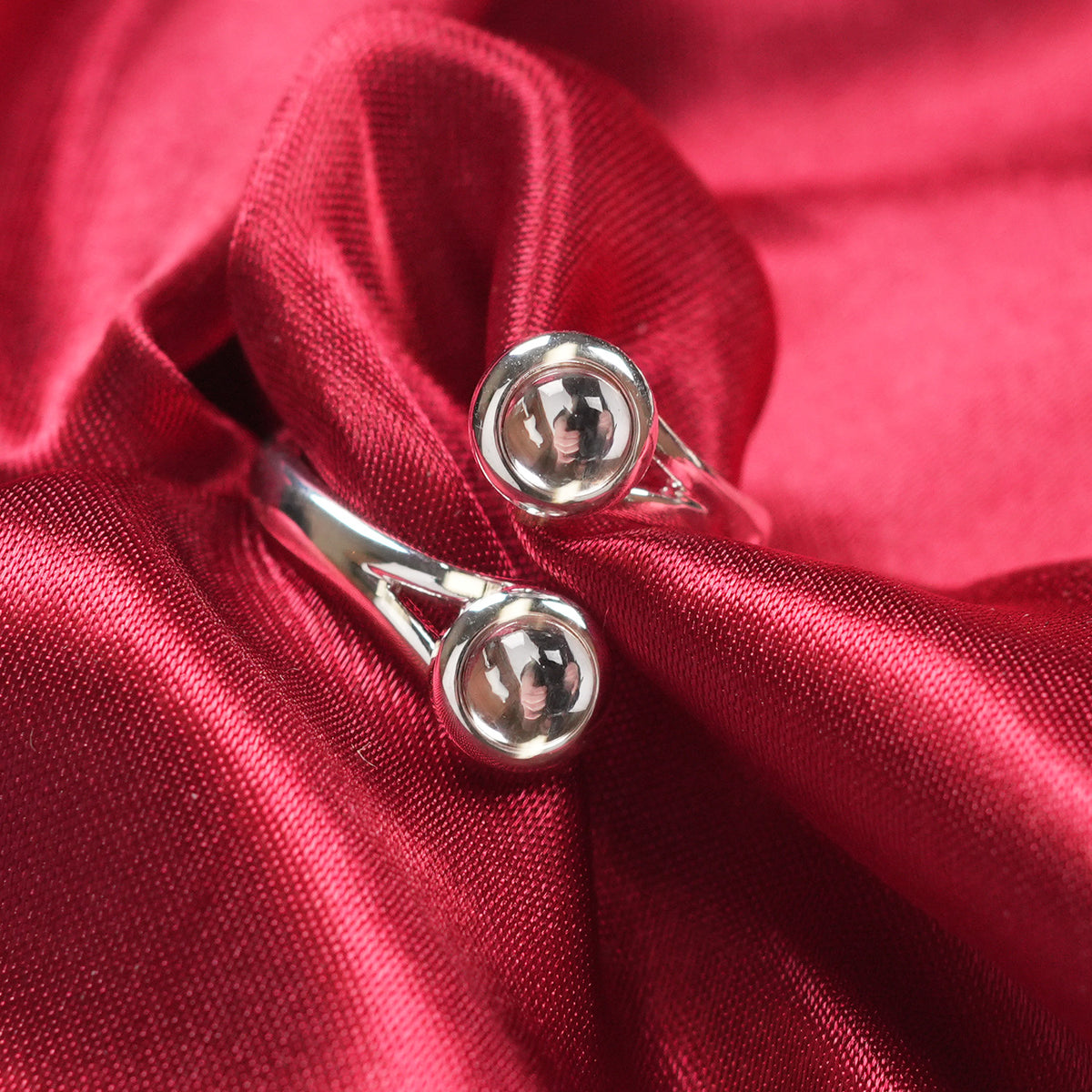 Art Pewter Celtic Birthstone Ring - Silver Plated Pewter - Made in Scotland - April (Crystal)