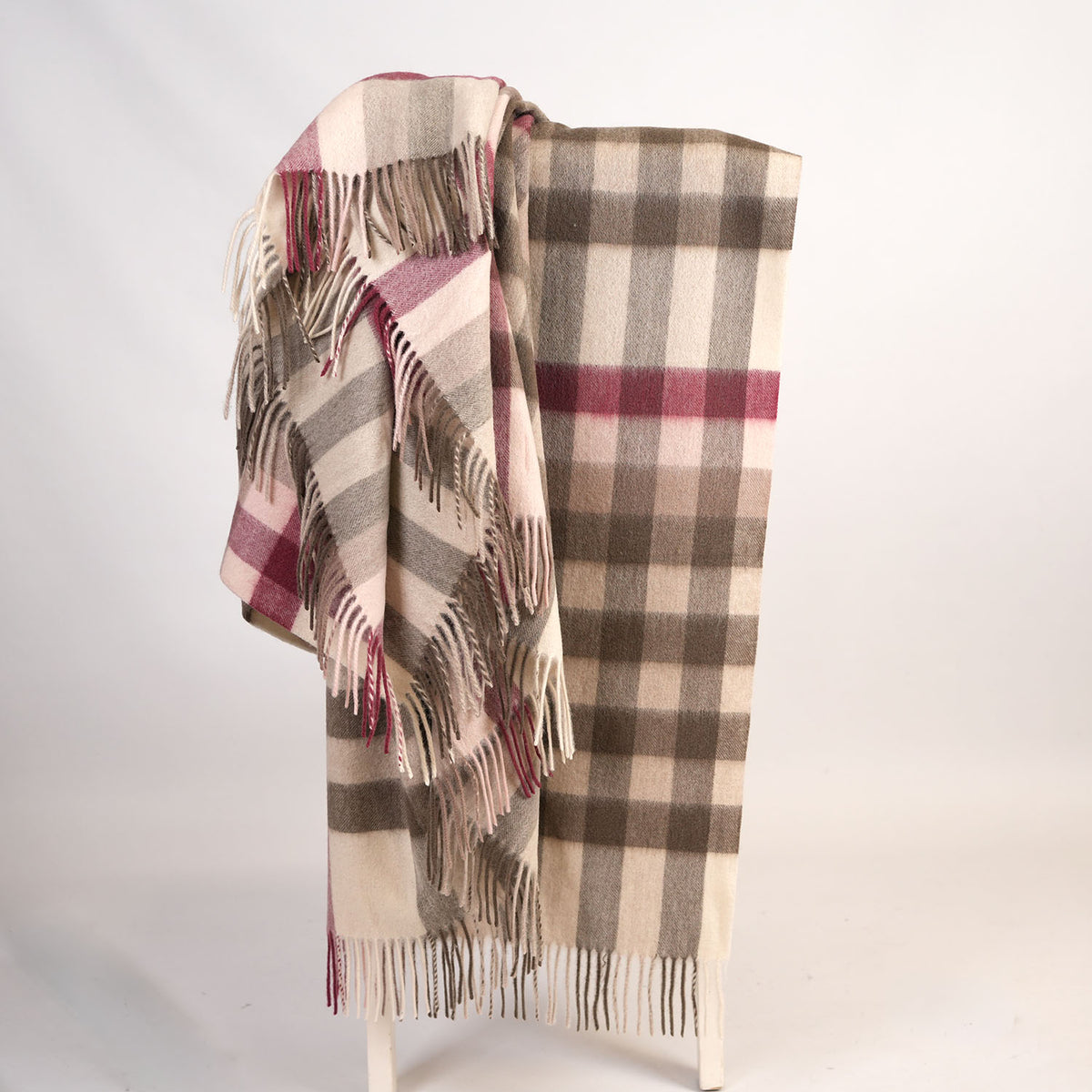 100% Pure Lambswool Blanket Throw – Luxury Soft Warm Wool Blanket - Home Décor - GIANT CHEQUER - PINK AND TAUPE