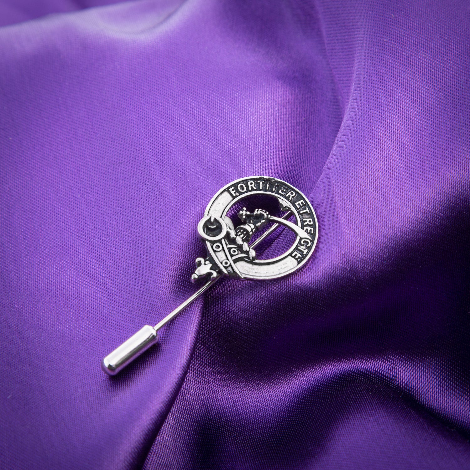 Clan Lapel Pin Elliot