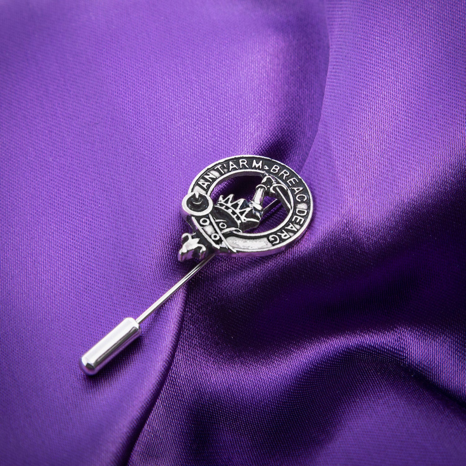 Clan Lapel Pin Macquarrie