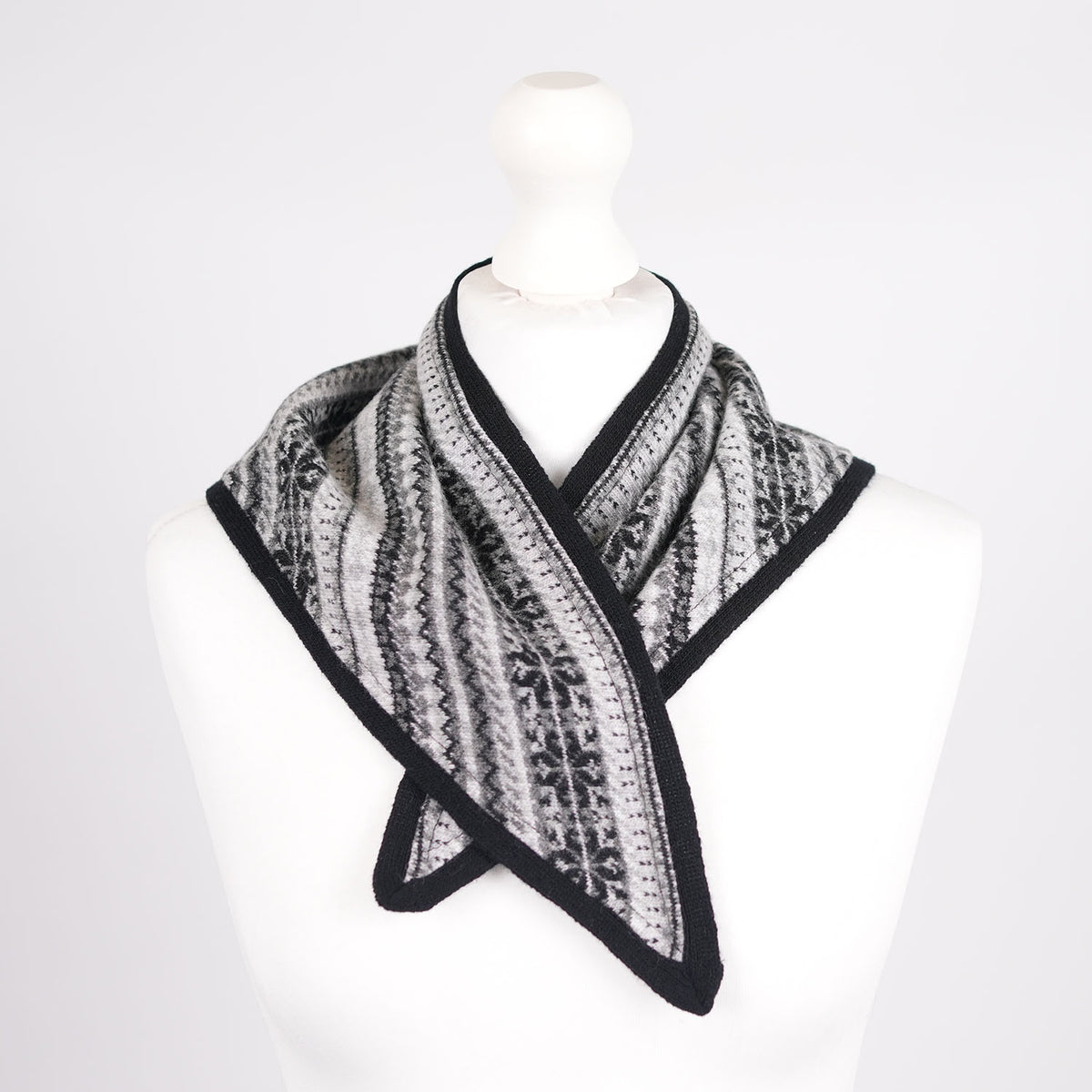 Women’s Lambswool Fair Isle Neck Scarf – Made in Scotland - BLACK