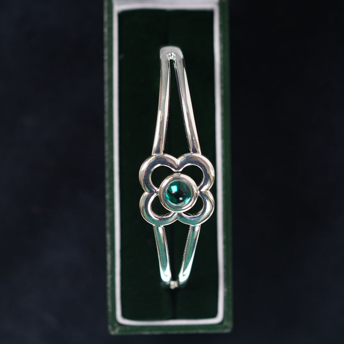 Art Pewter Birthstone Bangle - Silver Plated Pewter - Made in Scotland - May (Emerald)