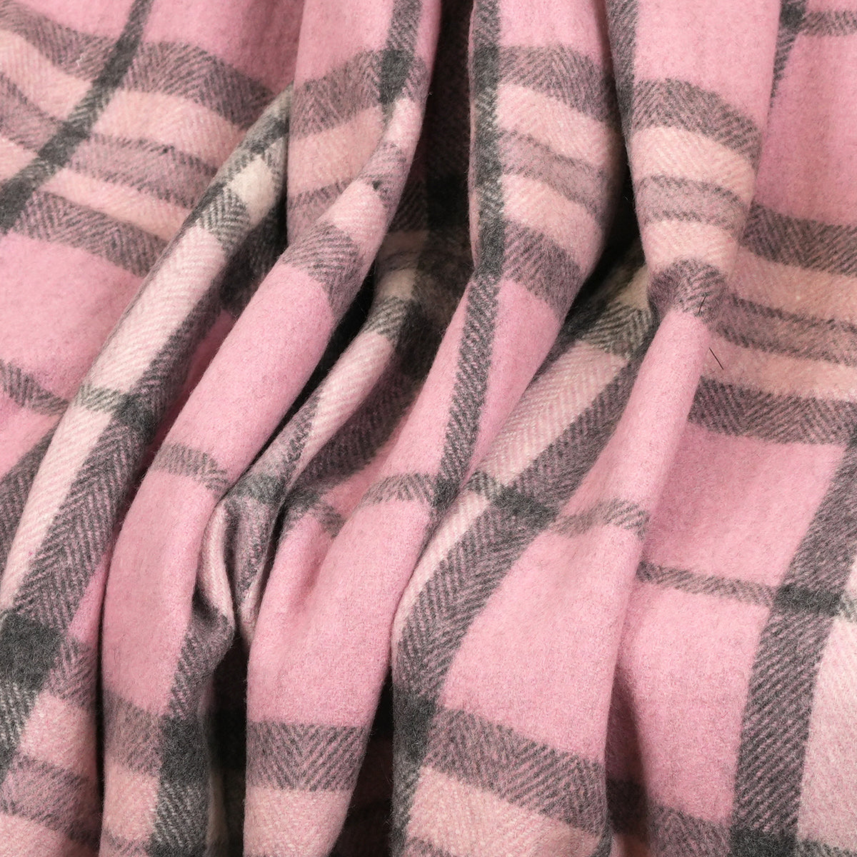 Scottish Tartan Wool-Blend Blanket Throw – Highland Comfort - Highland Wool Blend Tartan Blanket Throw - THOMSON PINK