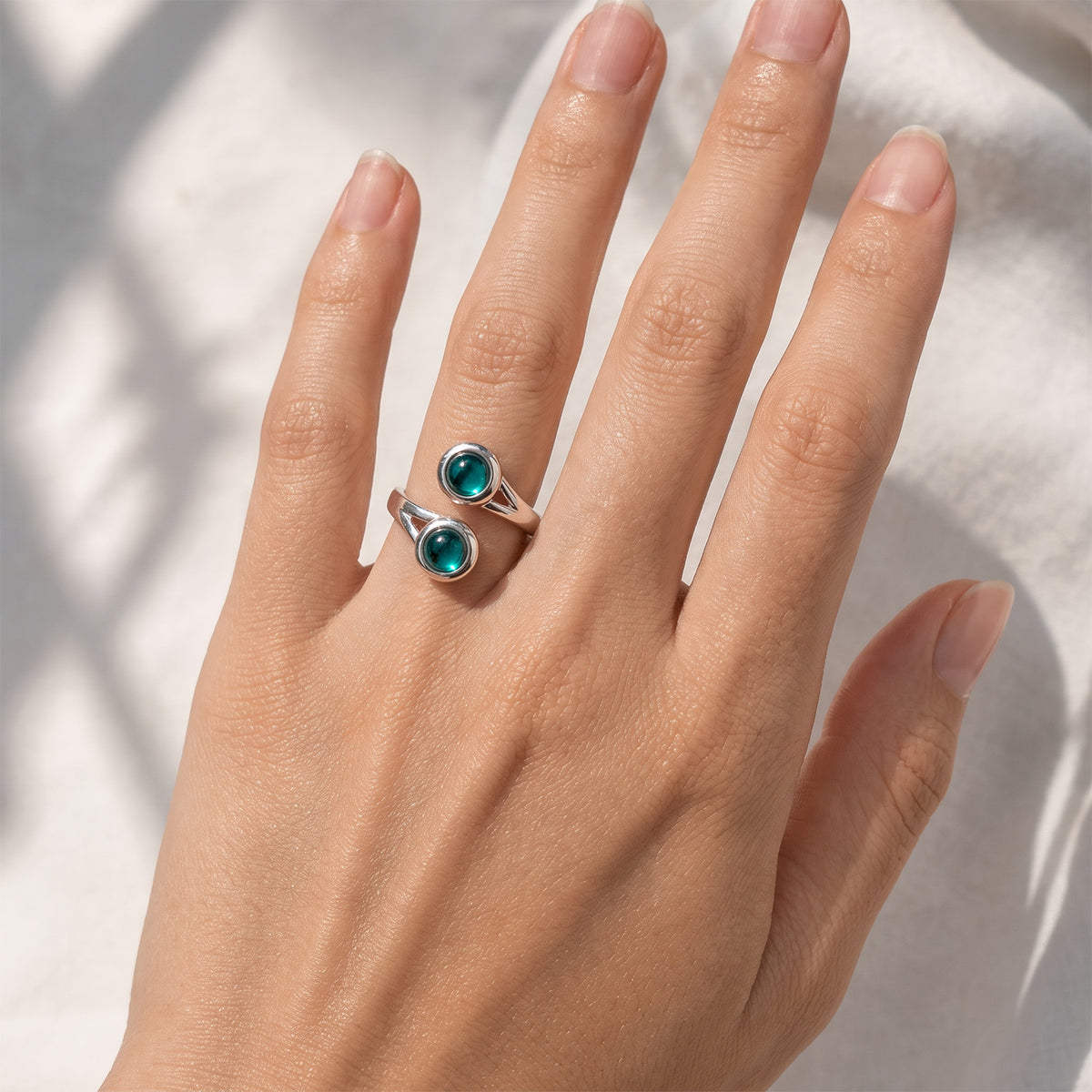 Art Pewter Celtic Birthstone Ring - Silver Plated Pewter - Made in Scotland - May (Emerald)