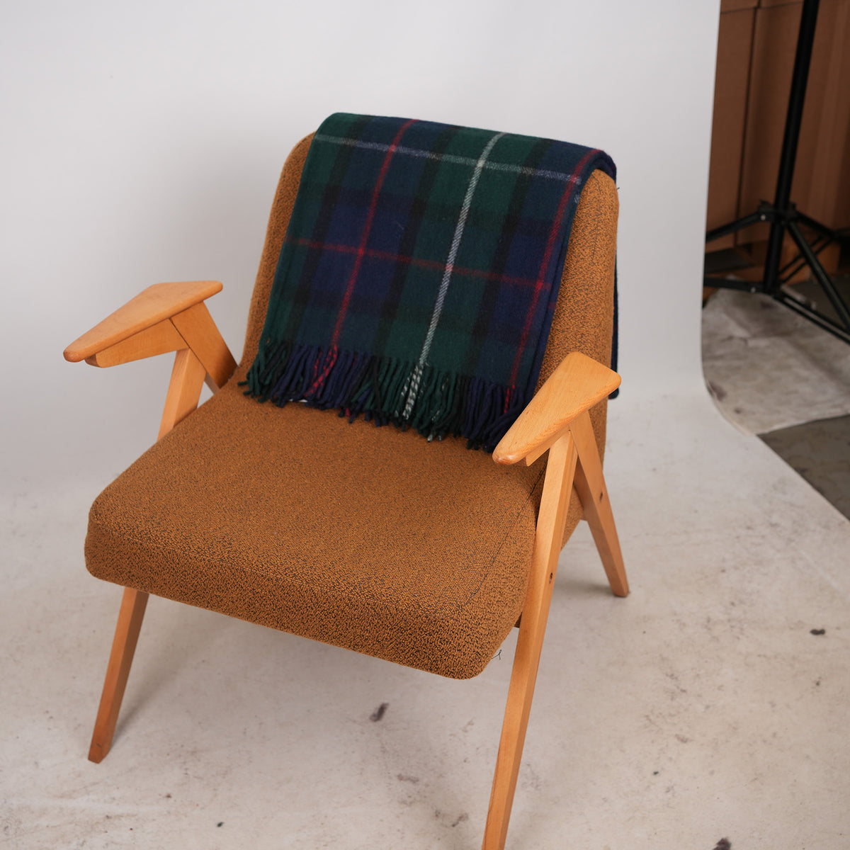 Scottish Tartan Wool-Blend Blanket Throw – Highland Comfort - Highland Wool Blend Tartan Blanket Throw - MACKENZIE