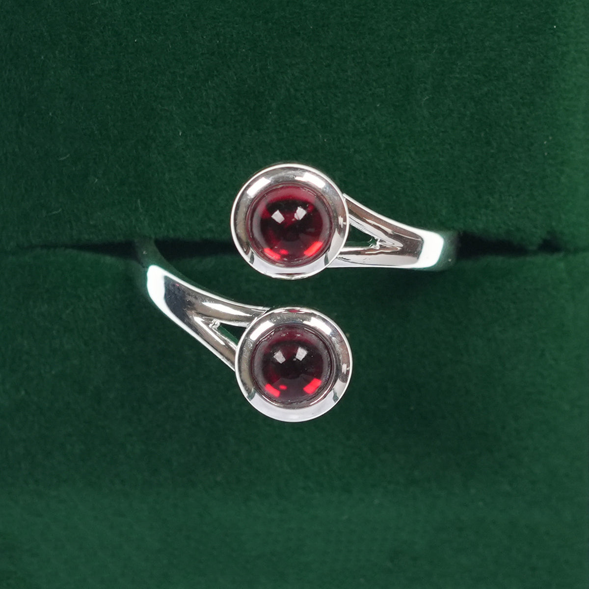 Art Pewter Celtic Birthstone Ring - Silver Plated Pewter - Made in Scotland - January (Gamet)