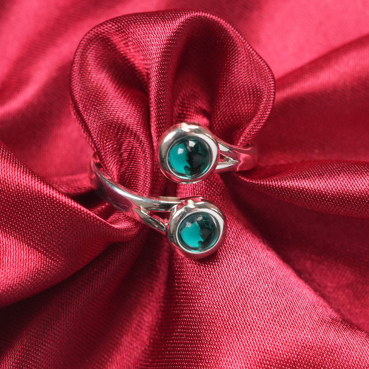 Art Pewter Celtic Birthstone Ring - Silver Plated Pewter - Made in Scotland - May (Emerald)