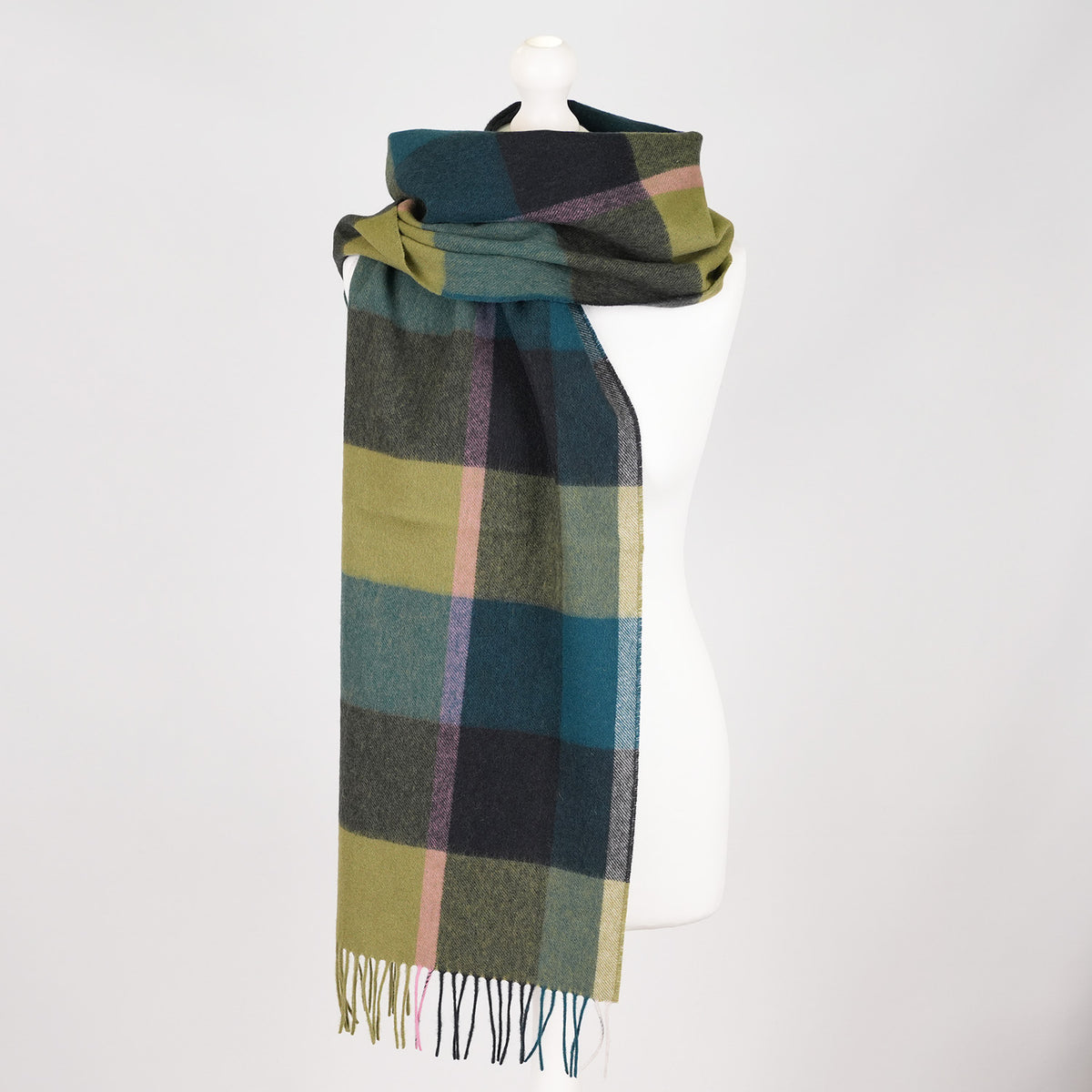 Heritage of Scotland 100% Lambswool Wide Scarf Soft Unisex Winter Wrap - Tartan & Check Designs - KIRKSTALL CHECK GREEN